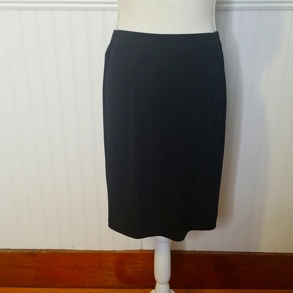 black stretchy skirt knee length